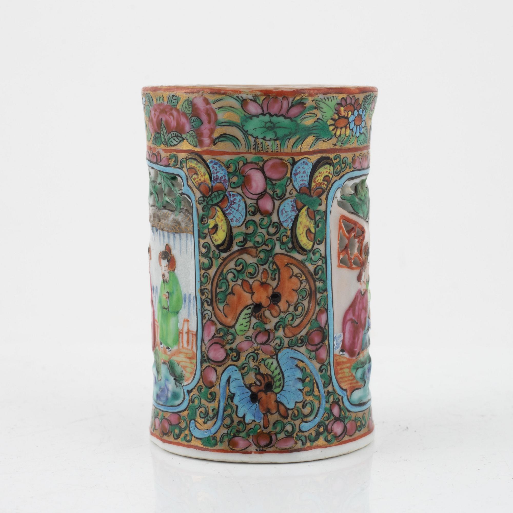 A pierced Chinese Canton vase, 19th century.