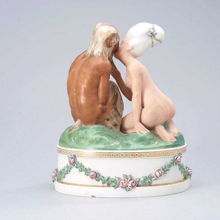 GERHARD HENNING, figurgrupp, Den Kongelige Porcelainsfabrik, Danmark.