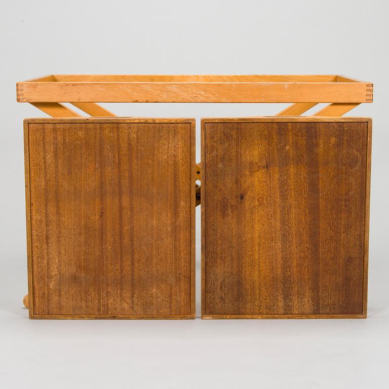 Aulis Leinonen & Tapio Wirkkala, a '3980' tea trolley. Manufactured by Asko 1959-1960.