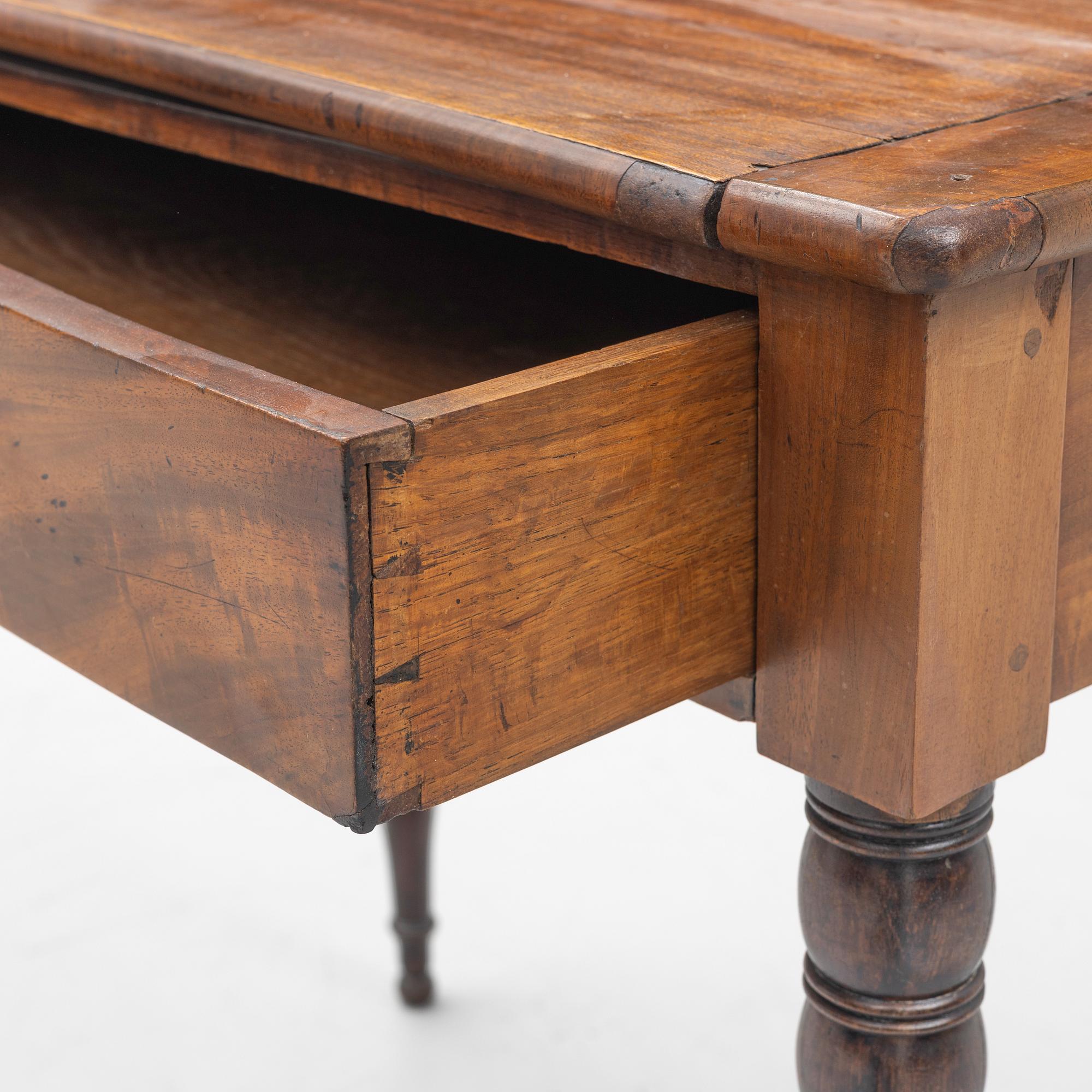 Ladies' writing desk. 19th century.