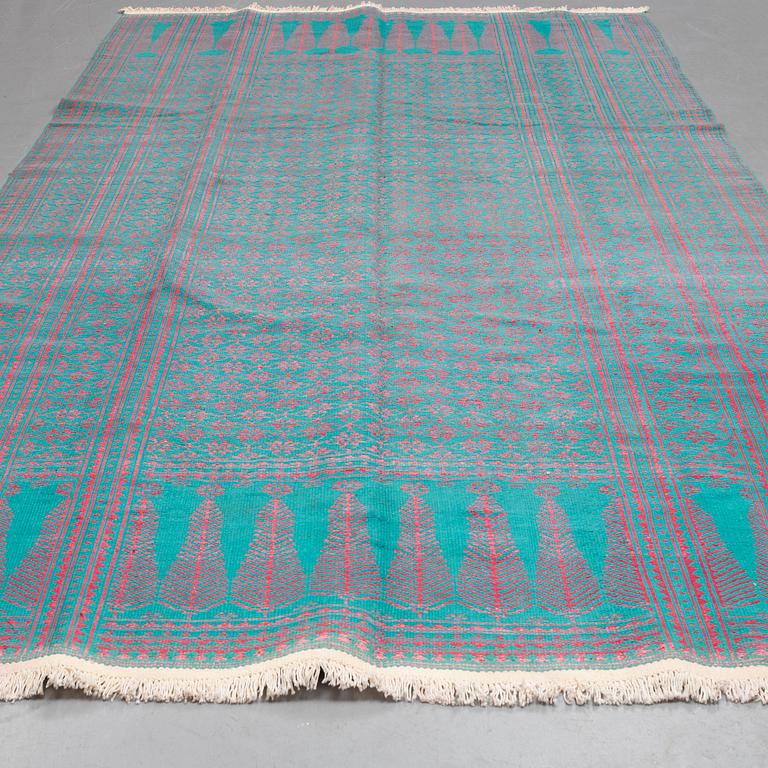 Matta, slätväv, Zilo, ca 303 x 242 cm.