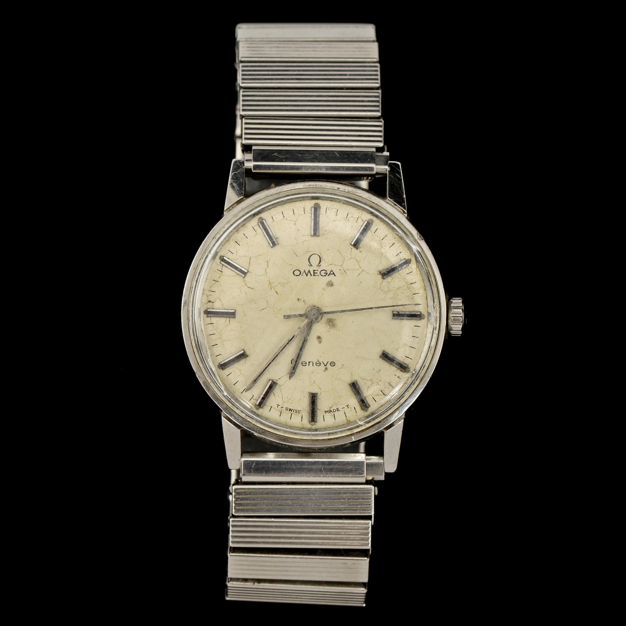 HERRARMBANDSUR, 2 st, stål, Longines och Omega, 1900-tal.