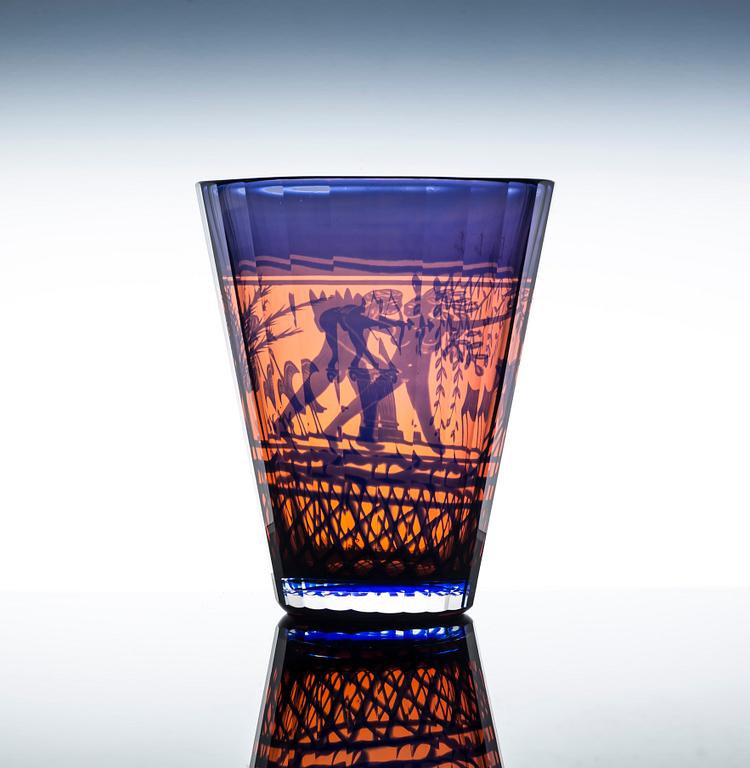 Gunnar Cyrén, a 'graal' glass vase 'Arkadien III', Orrefors 1988.