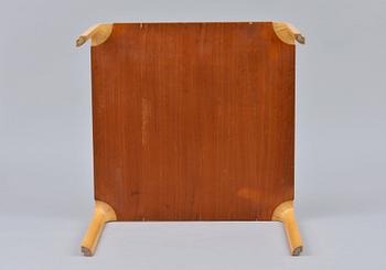 Alvar Aalto, X-JALKAINEN PÖYTÄ.