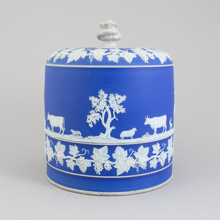 A Wedgwood 'Jasperware' cheese dome, second half of the 19th century.