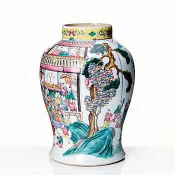 Urna, porslin. Qingdynastin, 1800-tal.