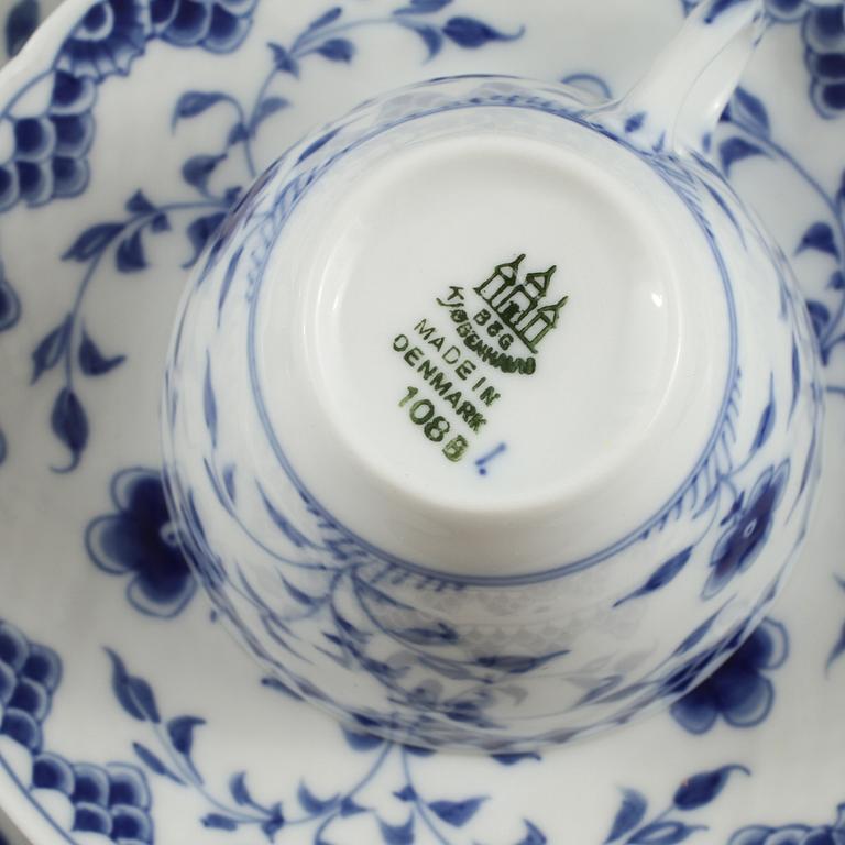 SERVISDELAR, 39 st, porslin, "Sommerfugl", Bing & Gröndahl, omkring 1900-talets mitt.