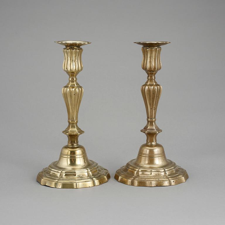 LJUSSTAKAR, ett par, Louis XV (1700-talets mitt).
