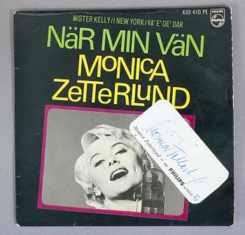 PARTI GRAMMOFONSKIVOR, ca 40 st, samt AUTOGRAF Monica Zetterlund.