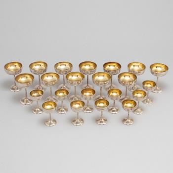 C G HALLBERG, cocktailglas & snapsglas, 12+10 st, silver, Stockholm, 1918-1919.