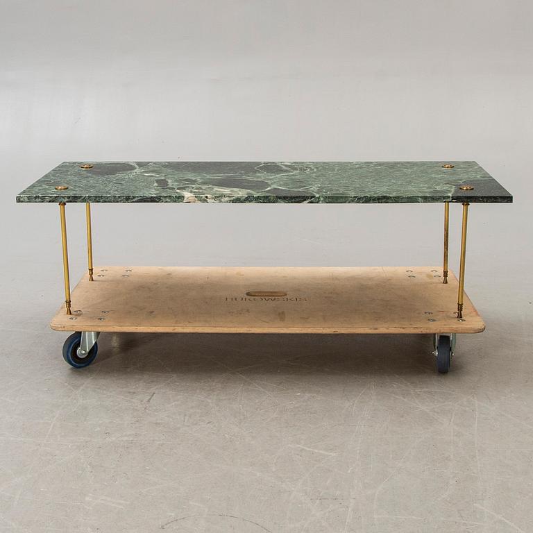 A late 20th century marble coffee table.