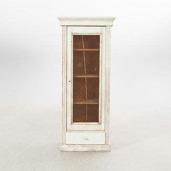Cabinet, 20th century.