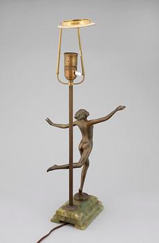 BORDSLAMPA, 1900-talets första hälft.