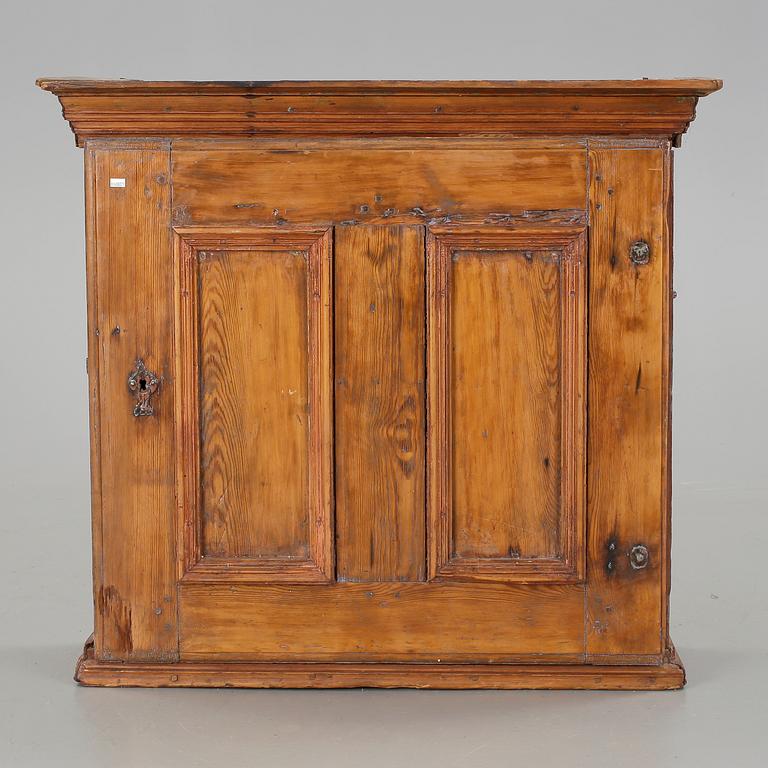 VÄGGSKÅP, allmoge, sent 1700-tal.