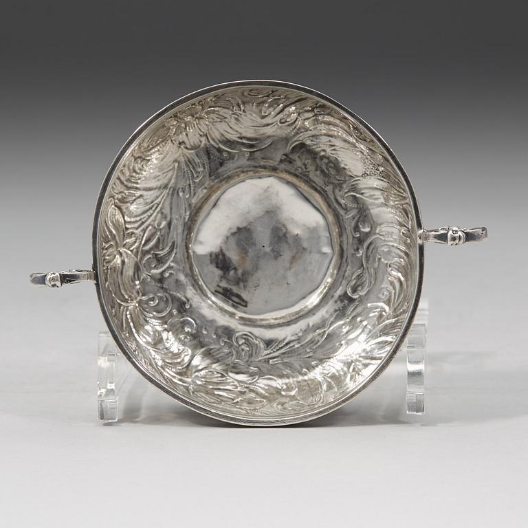 A Swedish 17th century silver brandy-bowl, unmarked.