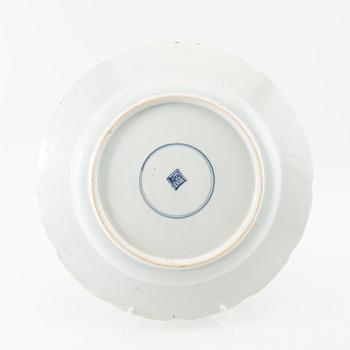 A famille verte plate, Qing dynasty, Kangxi (1662-1722).