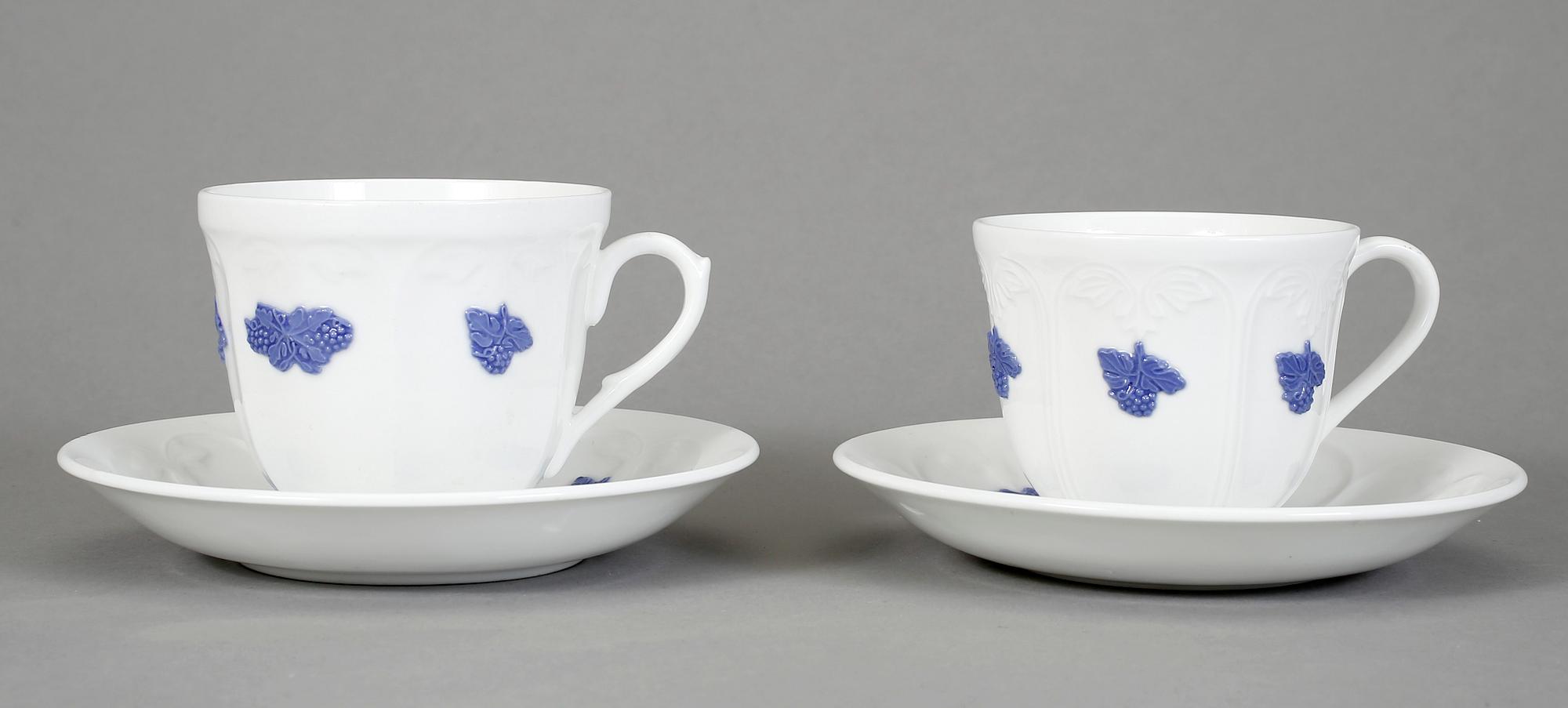 KAFFE samt TESERVIS, 60 delar, porslin, "Blå blom" Old Gustavsberg, 1900-tals mitt.