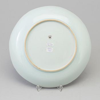 A blue and white export porcelain dish, Qing dynasty, Qianlong (1736-95).
