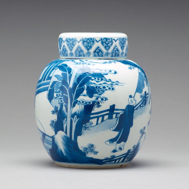 A blue and white jar with cover, Qing dynasty, Kangxi (1662-1722).