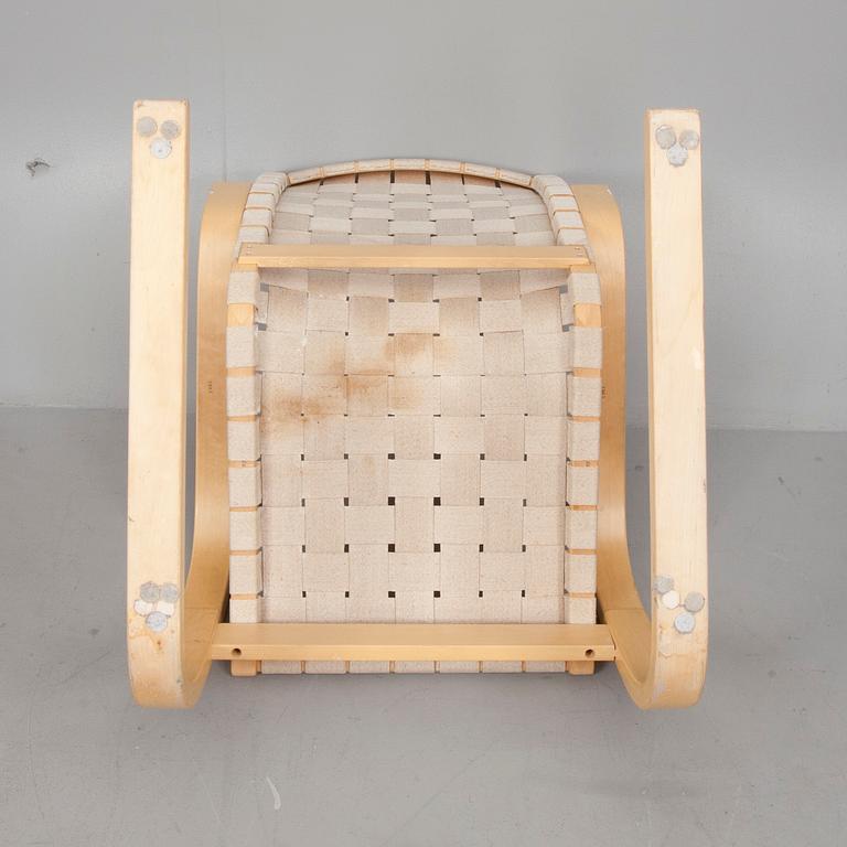 FÅTÖLJ, modell 406, Alvar Aalto. 1980-tal.