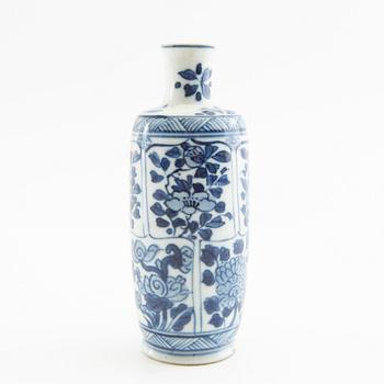 Snuff bottle, porcelain, Kangxi, China 1662-1722.