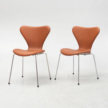 Arne Jacobsen, a set of six model 'Seven' chairs, Fritz Hansen, Denmark.