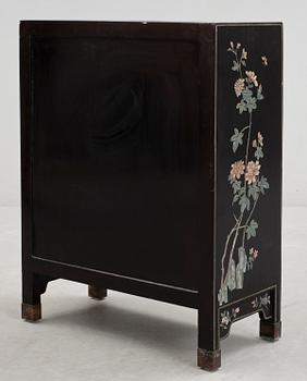 SKÅP, Kina, 1900-tal.