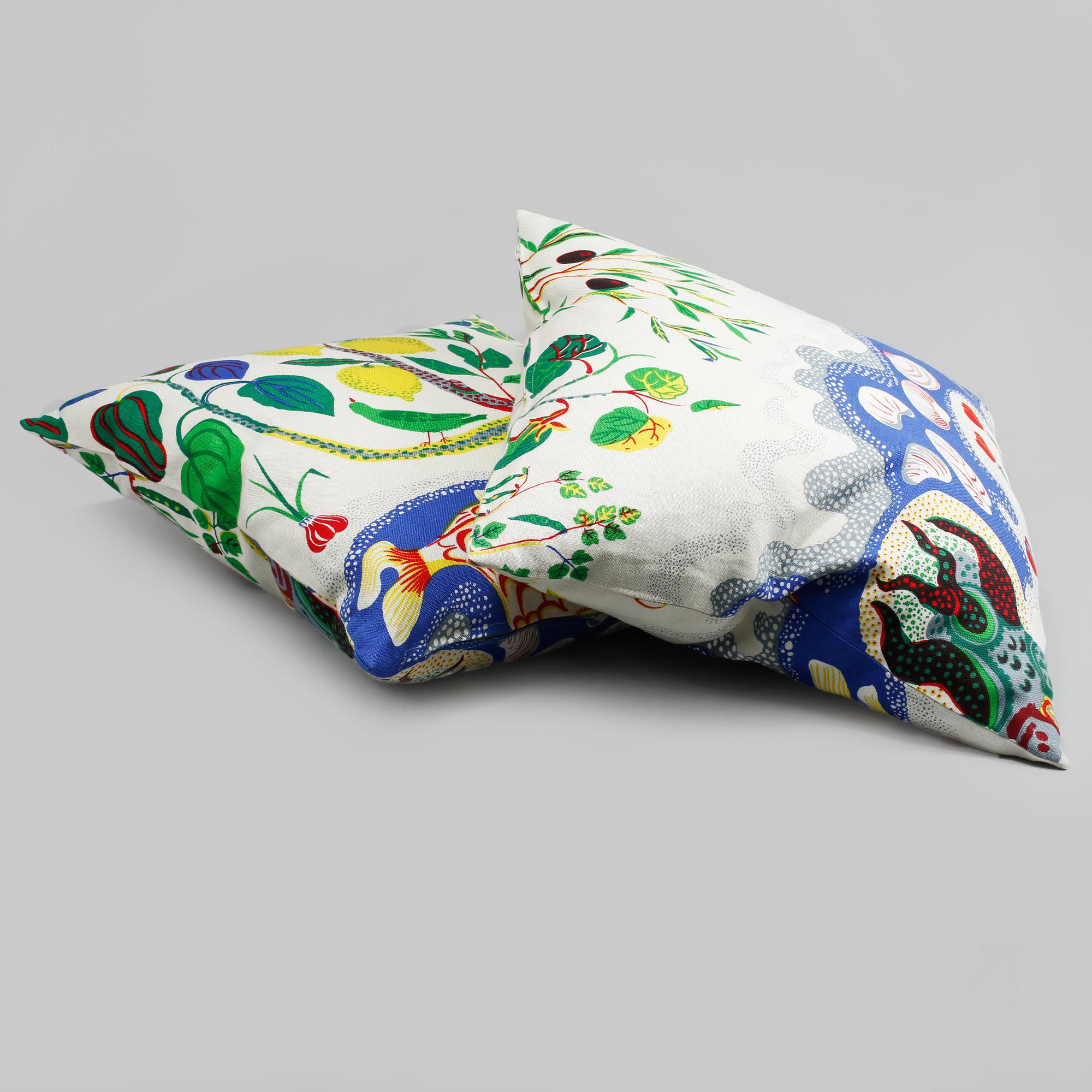 KUDDAR, 2 st, Josef Frank, Firma Svenskt Tenn, omkring år 2000.