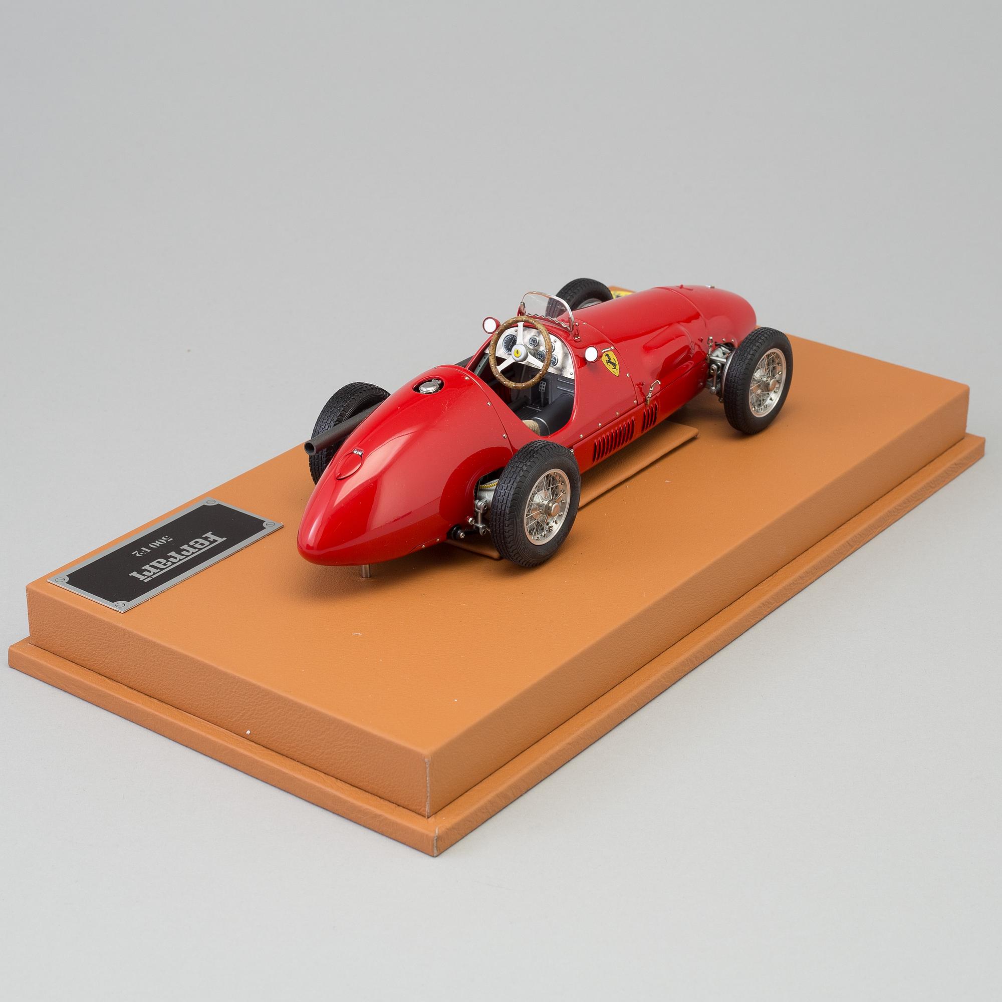A plastic and metal CMC model of a Ferrari 500 F2. - Bukowskis