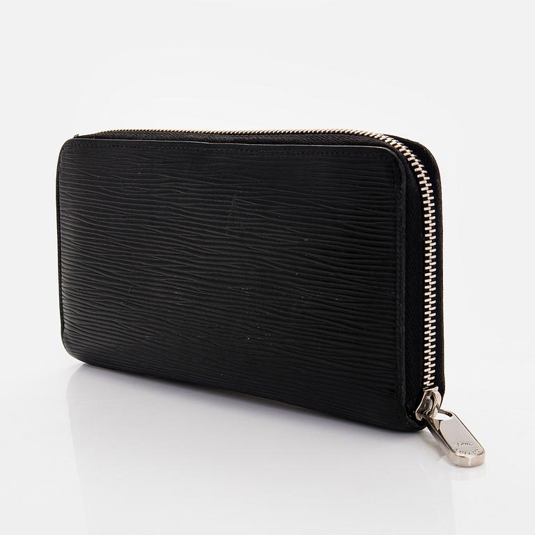 Louis Vuitton, a "Zippy" wallet.