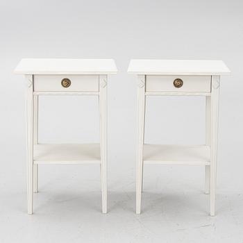 Sängbord, ett par, gustaviansk stil, 1900-talets andra hälft.