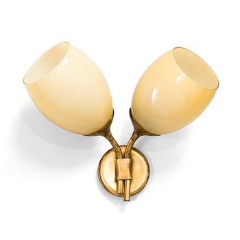 Paavo Tynell, a mid-20th-century wall light for Idman.