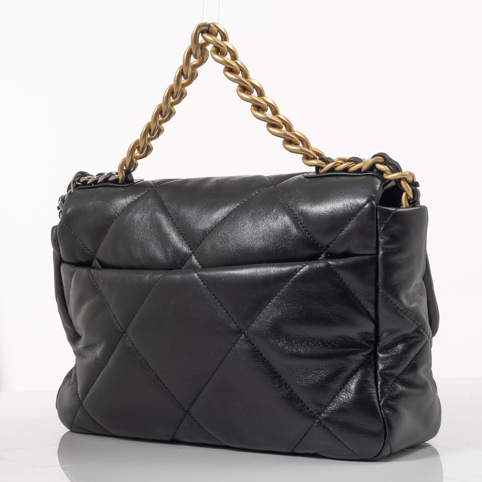 Chanel, bag, "19 Medium Flap Bag".