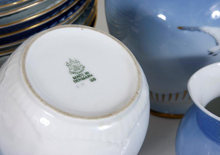 SERVISDELAR, 49 st, porslin, "Måsen", Bing & Gröndahl.