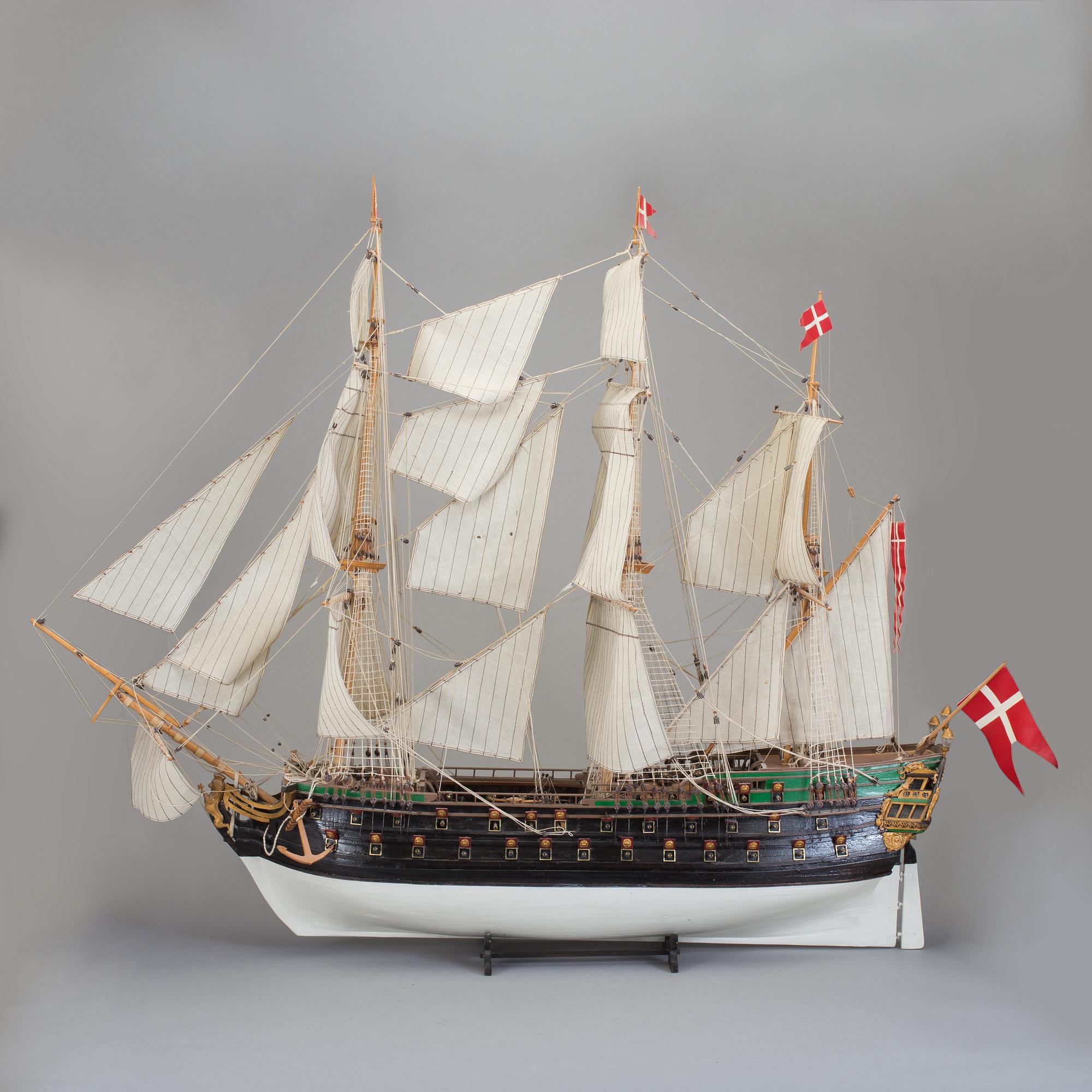 SKEPPSMODELL, med dansk flagg, 1900-tal.