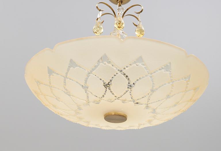 TAKLAMPA, 1900-talets första hälft. Höjd ca 50 cm.