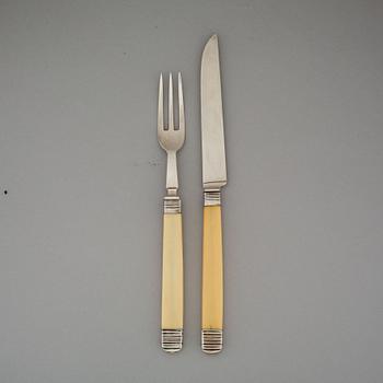 BESTICKSERVIS, 22 delar. Silver. Bland annat Martin, Hall & Co, Sheffield, 1885-90.