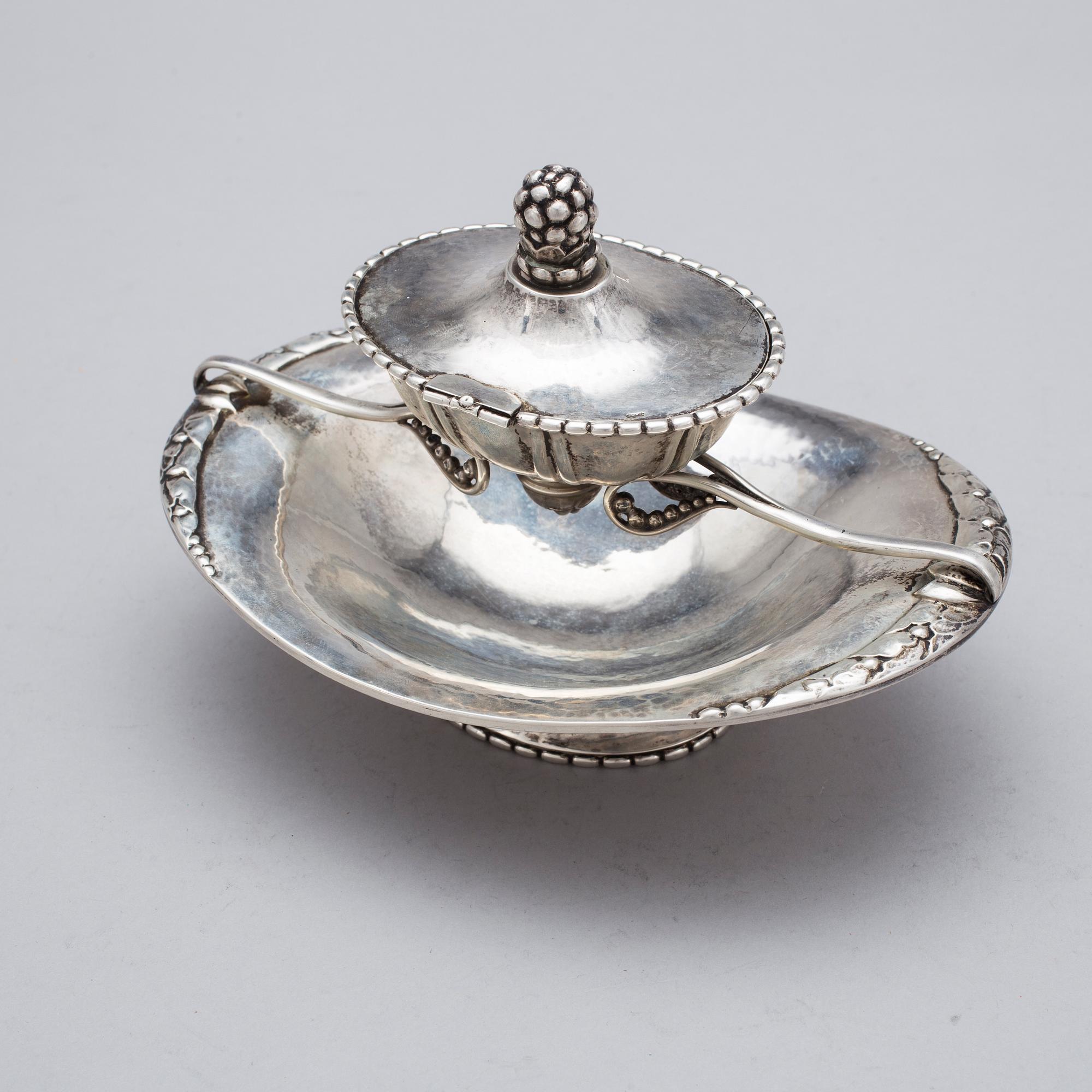 Georg Jensen, a bowl/dish, Copenhagen ca 1915-19, 830/1000 silver,