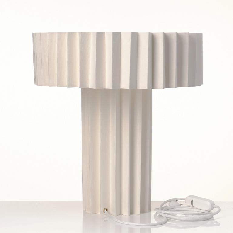 FOLKFORM, "L árt Plisse no 2", Form study in white, a table lamp, Studio Folkform, 2022.