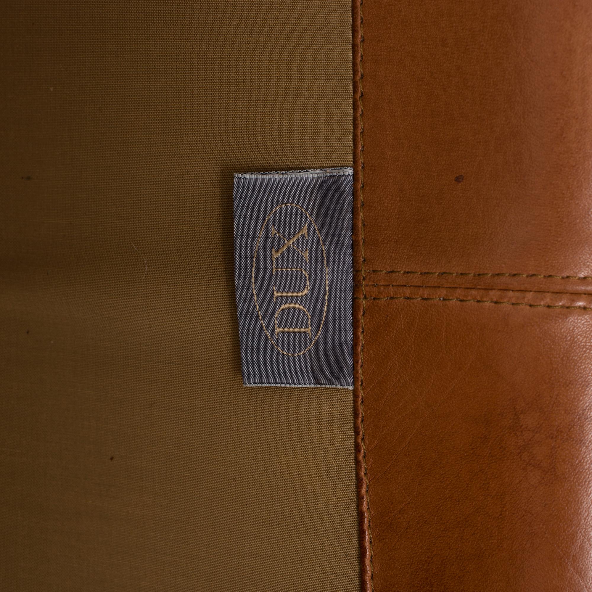 SOFFA, "Fredrik". Dux, modern tillverkning.