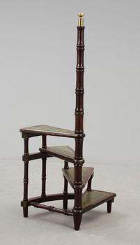 BIBLIOTEKSSTEGE, mahogny, England, sent 1900-tal.