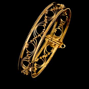 ARMBAND, 18k guld, utländsk stämpel. Vikt 18 g.