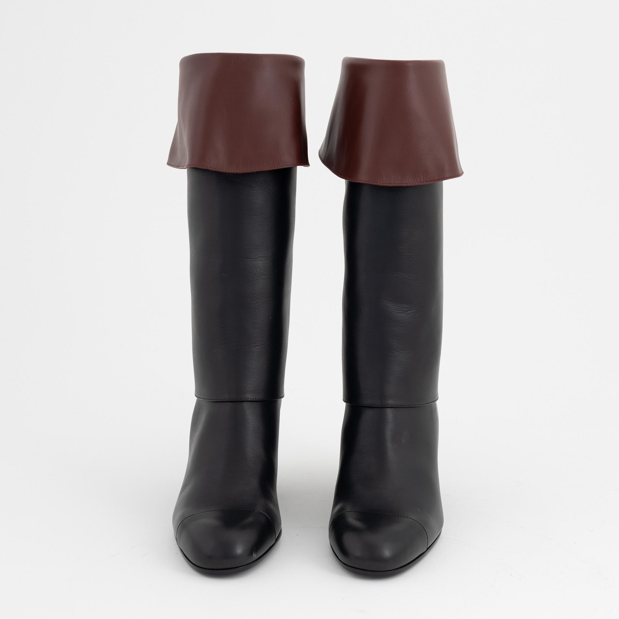 Chanel, a pair of leather boots, Fall/Winter 2020, size 37 1/2.
