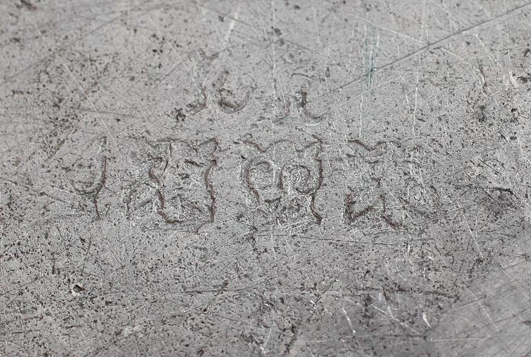 FAT, tenn, otydliga stämplar möjligen Baltzar Rokus, Arboga 1743-1788.