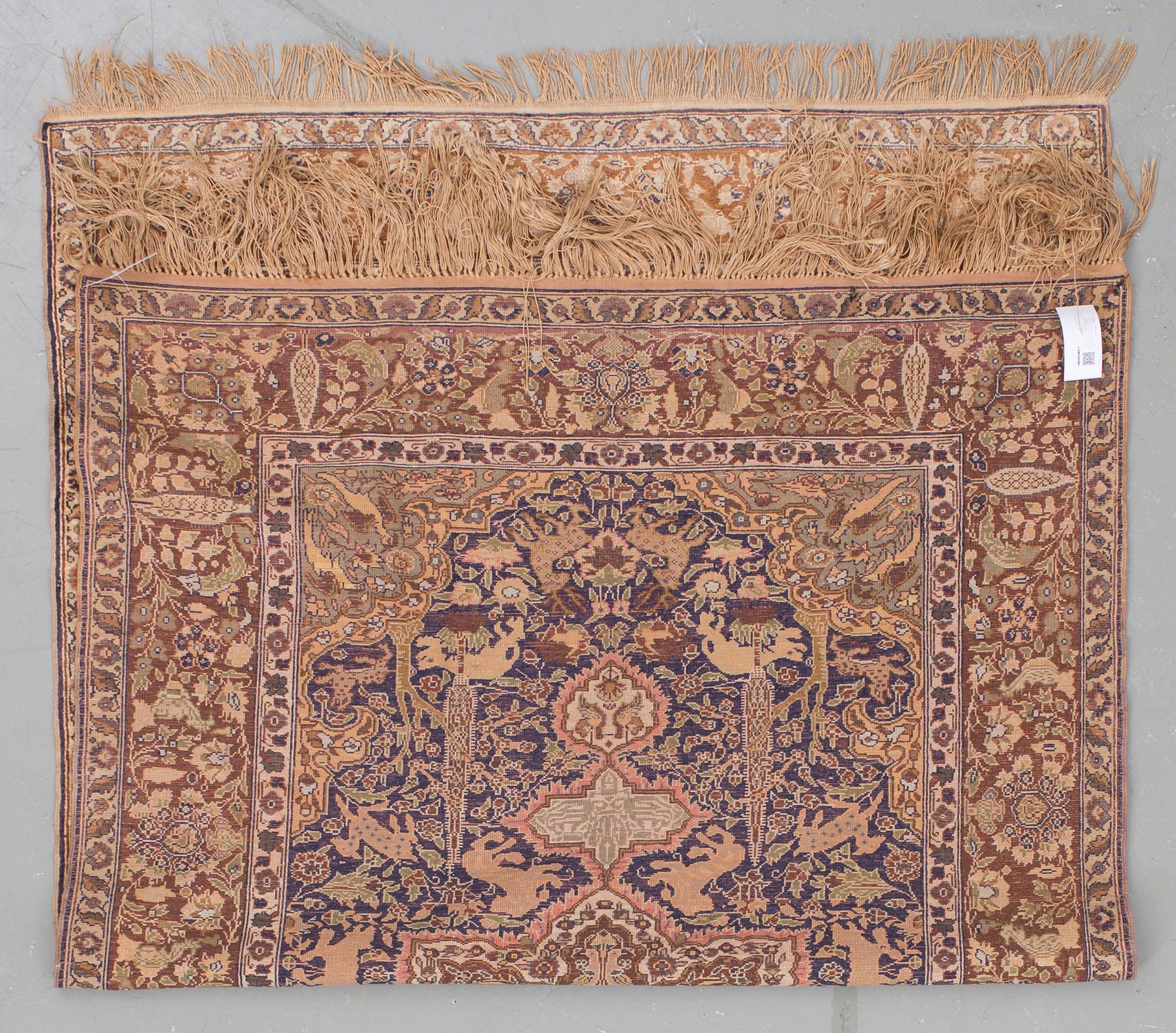 MATTA. Semiantik, Kayseri, merceriserad bommul i relief. Ca  180 x 120 cm.