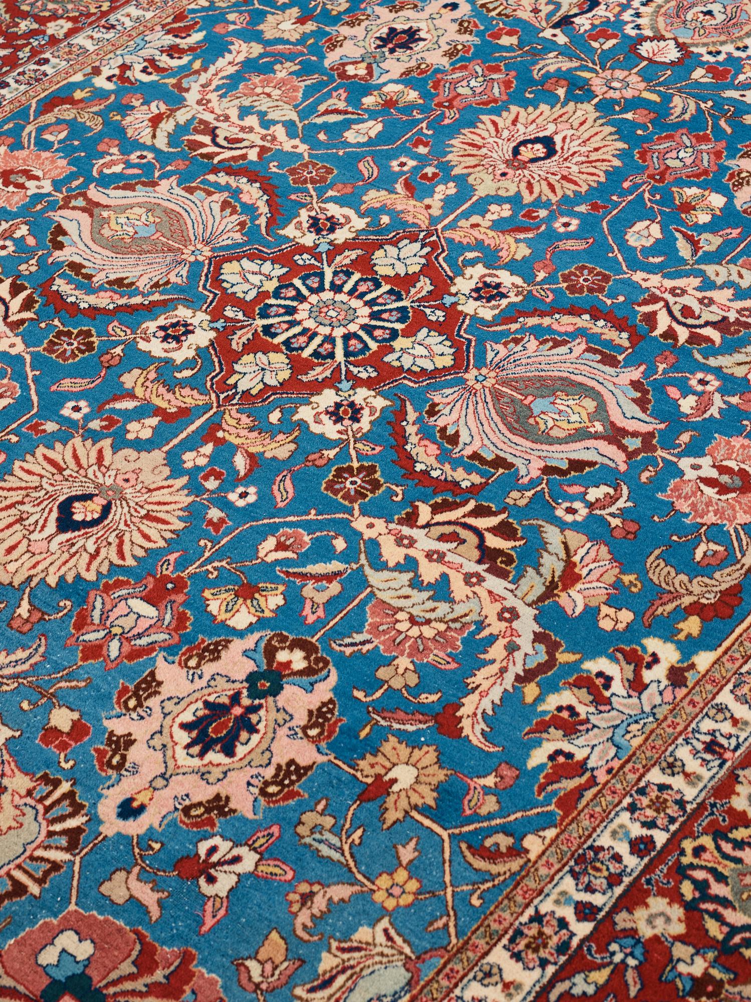 MATTO, a semi-antique Tabriz, ca 359,5 x  259 cm.