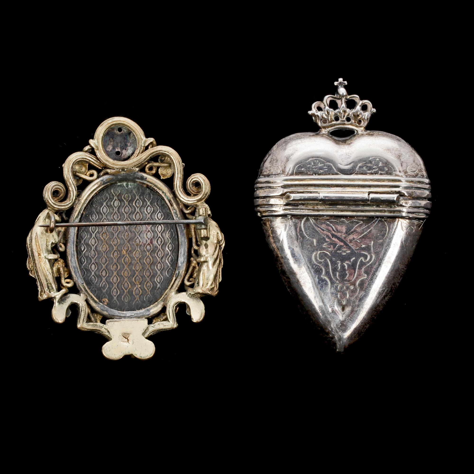 BROSCH samt LUKTDOSA, silver och emalj, 1800-tal. Tot ca 55 gr.