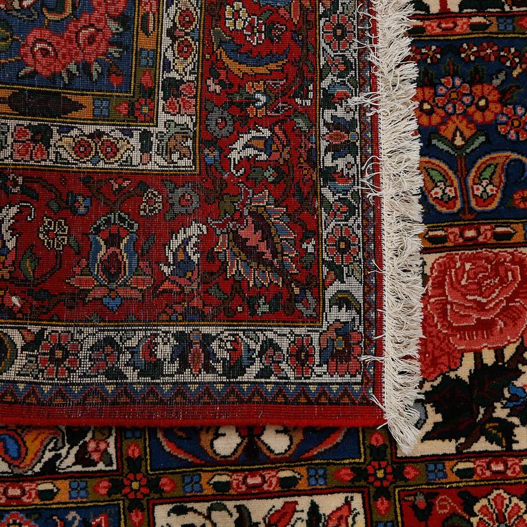 MATTA, Bachtiari, 1900-talets andra hälft, 300x205 cm.