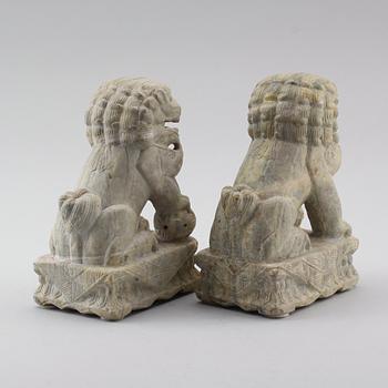 FIGURER, 1 par, soapstone,  Kina, 1900-tal.