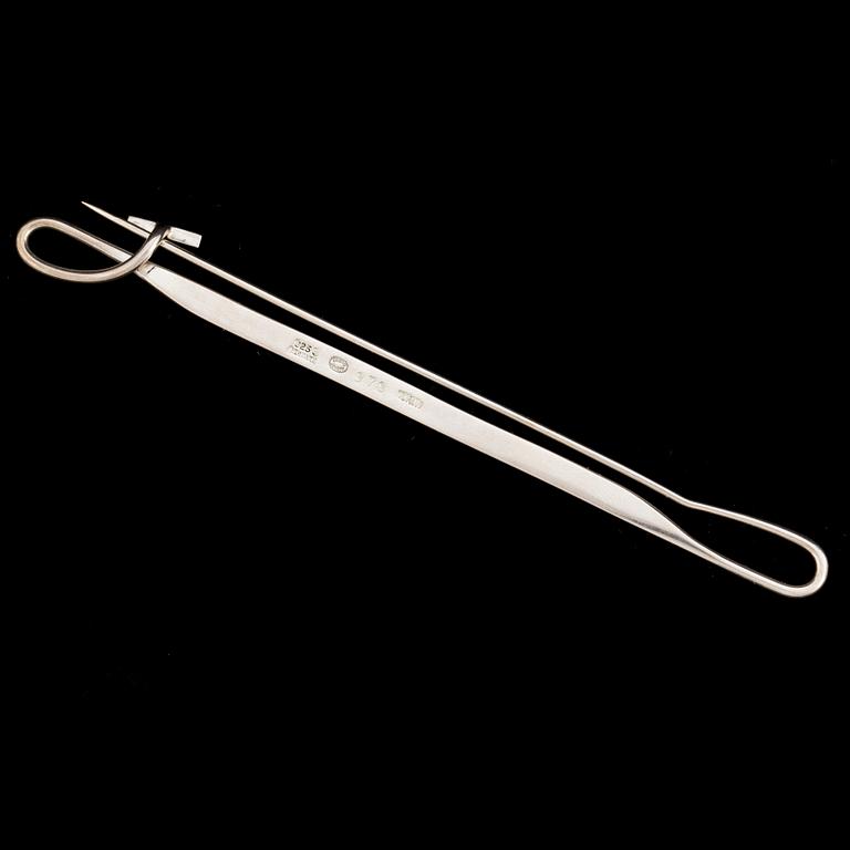 A silver brooch by VIVIANNA TORUN BÜLOW-HÜBE for Georg Jensen, Denmark, after 1945.